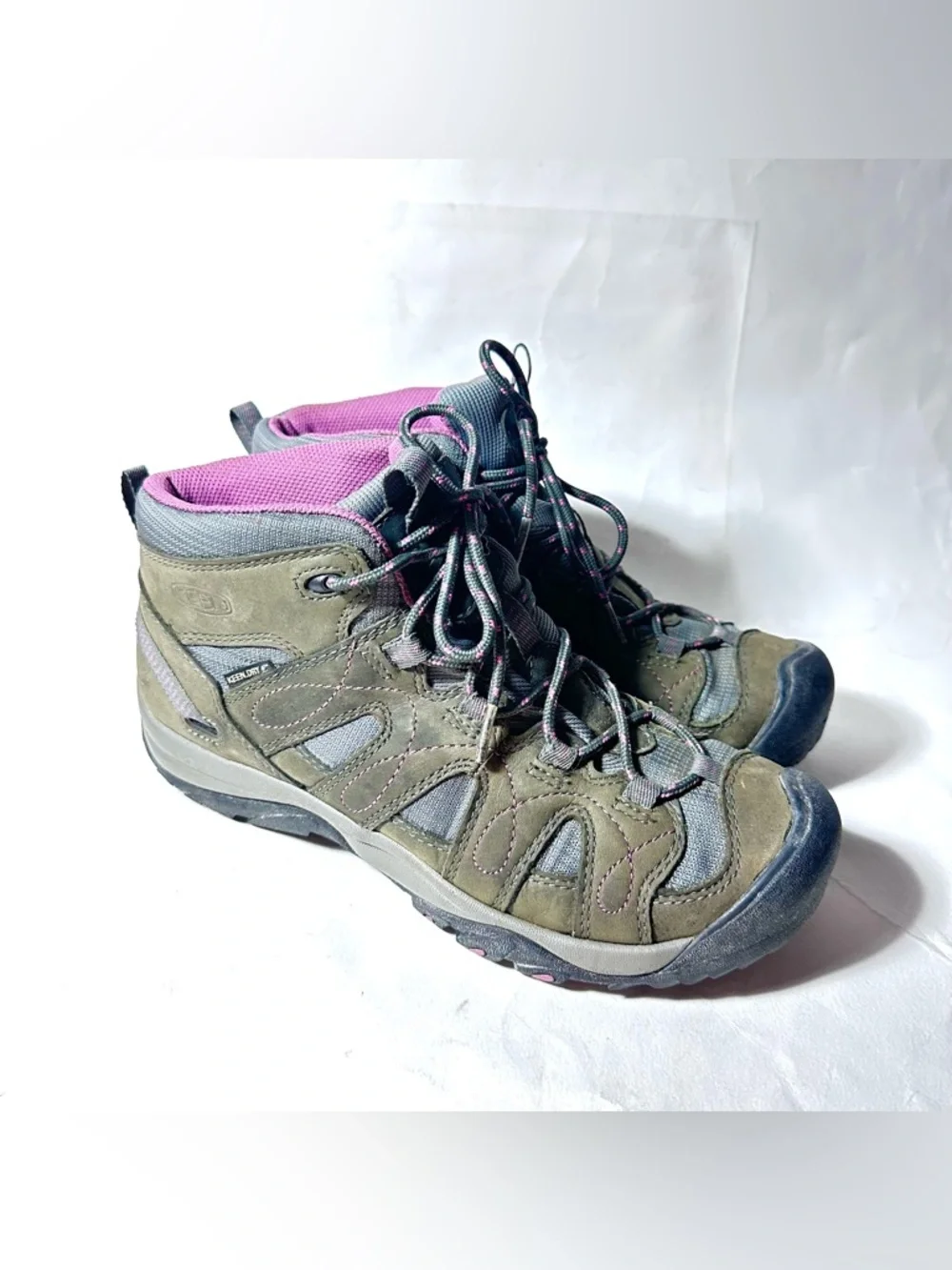 Boots - Picture 3 of 15